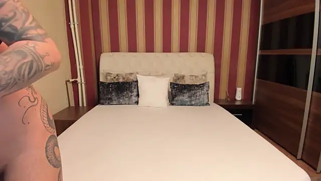 AshPage online show from 12-20-25, 09:11