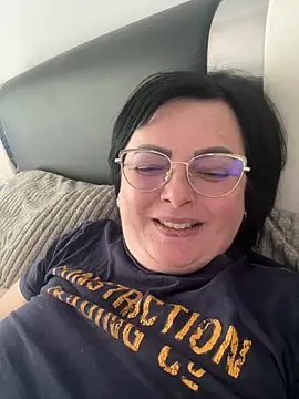 Amandamuller1982 online show from 12-18-24, 09:04
