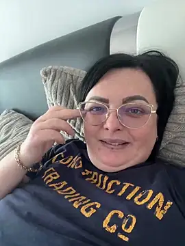 Amandamuller1982 online show from 12-19-24, 11:07
