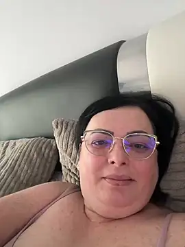 Amandamuller1982 online show from 12-22-24, 07:00