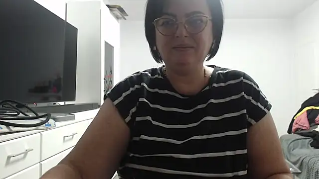 Amandamuller1982 online show from 10-17-25, 10:34