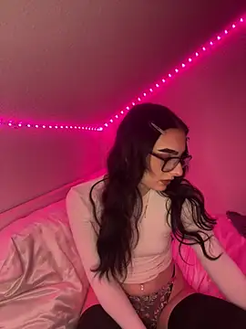 Snapshot of AdelinaAlia chatting on 12-03-25, 08:40 AdelinaAlia online show from 12-03-25, 08:40