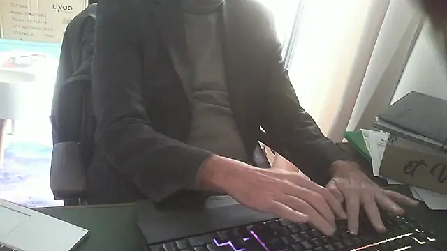 shyfrenchcock1 online show from 01-13-26, 01:27