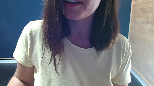 Snapshot of NovaBabe21 chatting on 09-27-25, 05:18 NovaBabe21 online show from 09-27-25, 05:18