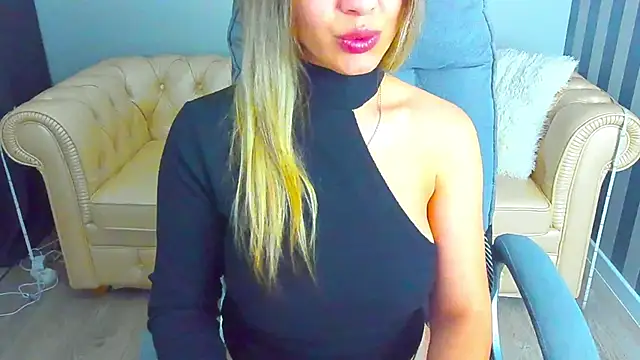 SashaBloom   online show from 02-06-25, 12:11