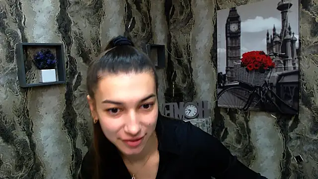 KarolinaRosse  online show from 01-08-25, 07:03