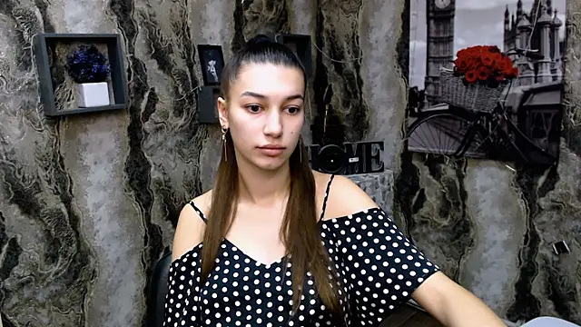 KarolinaRosse  online show from 01-13-25, 05:55