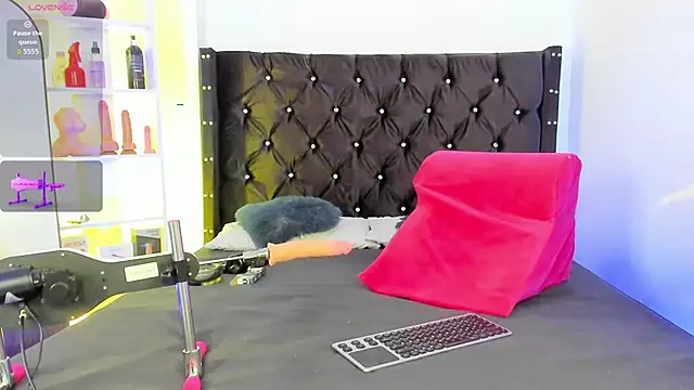 Snapshot of Duriel_ chatting on 11-09-25, 01:04 Duriel online show from 11-09-25, 01:04