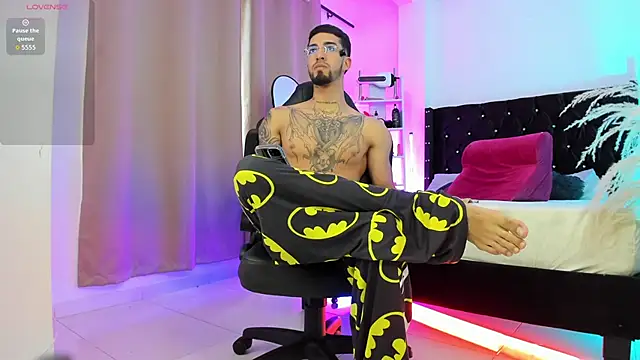 Snapshot of Duriel_ chatting on 11-21-25, 04:27 Duriel online show from 11-21-25, 04:27