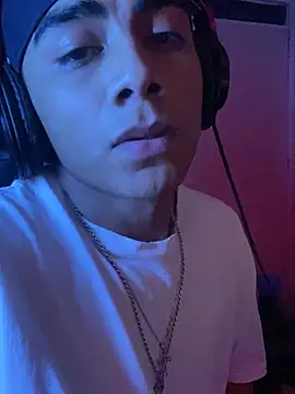 SkinnyHot444 online show from 12-15-24, 01:22