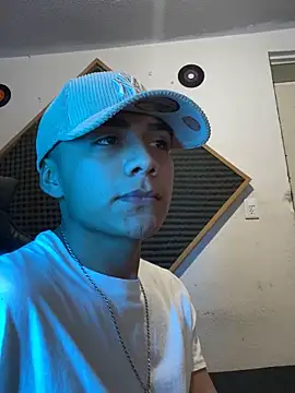 SkinnyHot444 online show from 02-02-25, 01:55