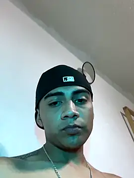 SkinnyHot444 online show from 09-22-25, 04:53