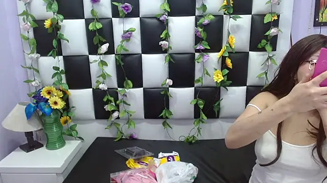 Morgana Smit online show from 02-21-25, 01:44