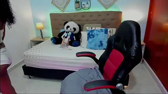 Edelaine rogers online show from 11-14-25, 06:12