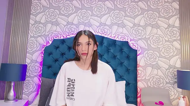 HazelMoret online show from 02-11-26, 03:11