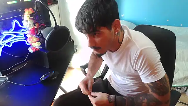 Badboyi1997 online show from 10-19-25, 03:01