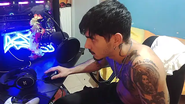 Badboyi1997 online show from 10-20-25, 04:18