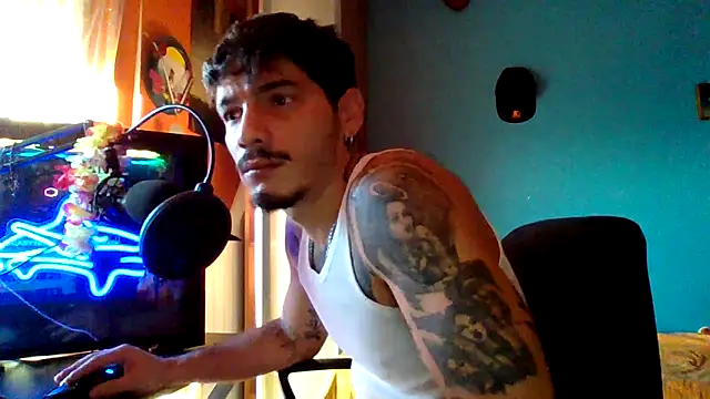 Badboyi1997 online show from 10-28-25, 03:25