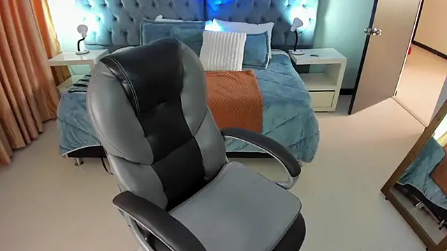 Snapshot of Pamela_cheverry chatting on 02-20-26, 08:20 Pamela cheverry online show from 02-20-26, 08:20