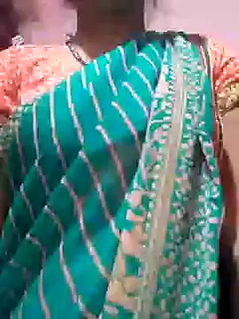 riya houswife online show from 12-20-24, 06:19