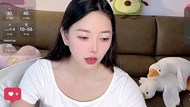 Snapshot of Yilin1999 chatting on 10-23-25, 06:56 Yilin1999 online show from 10-23-25, 06:56