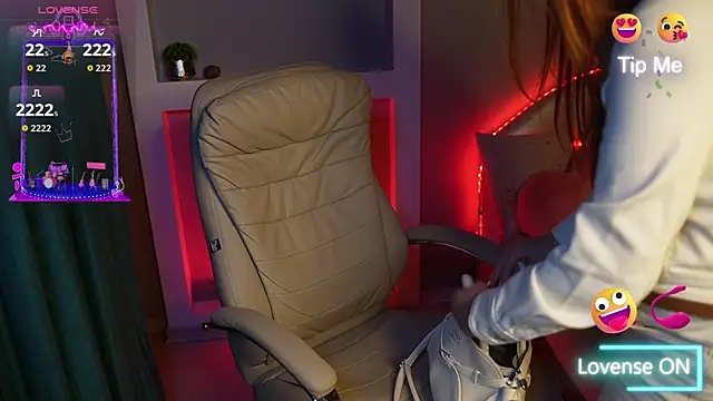 LisaElfy online show from 10-03-25, 03:53