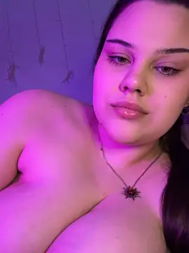 Snapshot of 31MoonLight13 chatting on 03-08-25, 10:24 31MoonLight13 online show from 03-08-25, 10:24