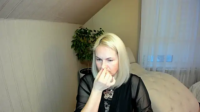 Alicee Gracee online show from 12-13-24, 01:01