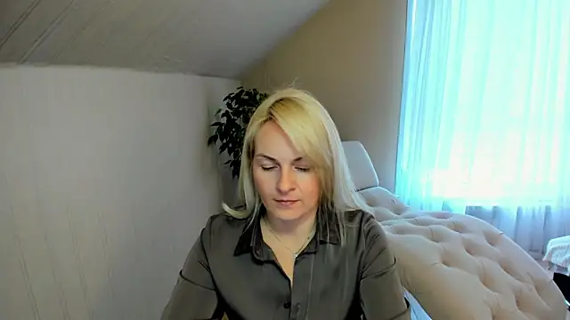Alicee Gracee online show from 12-17-24, 07:40