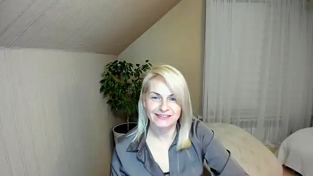 Alicee Gracee online show from 01-05-25, 07:49