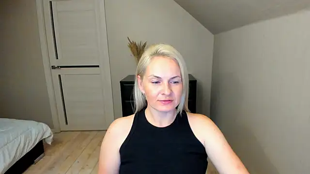 Alicee Gracee online show from 10-14-25, 06:52