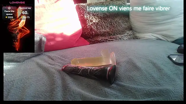 Snapshot of thoma87a chatting on 10-24-25, 08:22 thoma87a online show from 10-24-25, 08:22