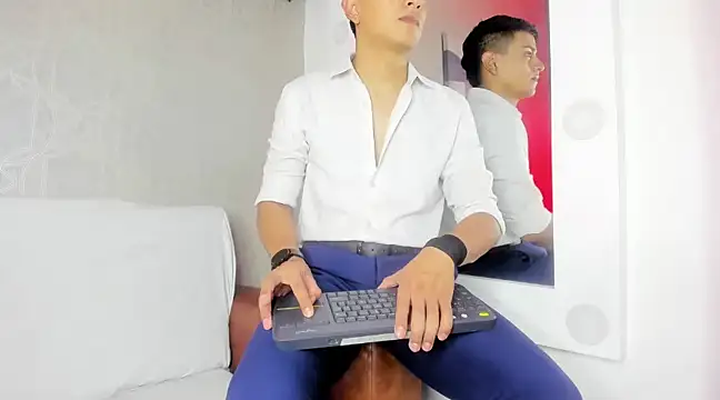 Snapshot of Lucii_fer_ chatting on 02-18-25, 11:11 Lucii fer online show from 02-18-25, 11:11
