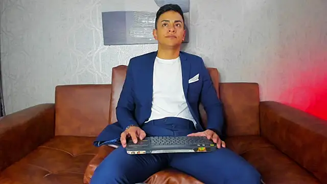 Snapshot of Lucii_fer_ chatting on 09-15-25, 11:54 Lucii fer online show from 09-15-25, 11:54