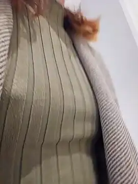 Snapshot of beaverwoman chatting on 10-14-25, 09:32 beaverwoman online show from 10-14-25, 09:32