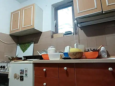 Snapshot of beaverwoman chatting on 11-10-25, 01:43 beaverwoman online show from 11-10-25, 01:43