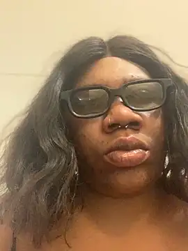 Snapshot of bonbonaumiel chatting on 01-06-25, 09:08 bonbonaumiel online show from 01-06-25, 09:08