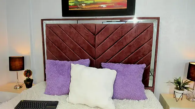 ZoeBianchi online show from 12-30-24, 03:03