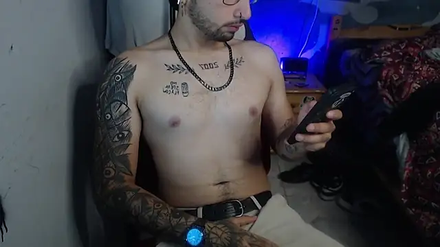 Snapshot of Dereck_Dickson chatting on 11-03-25, 06:36 Dereck Dickson online show from 11-03-25, 06:36