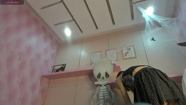 MarieMyller online show from 10-31-25, 10:33