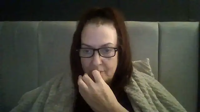 Snapshot of Tillieuk chatting on 12-17-25, 11:22 Tillieuk online show from 12-17-25, 11:22