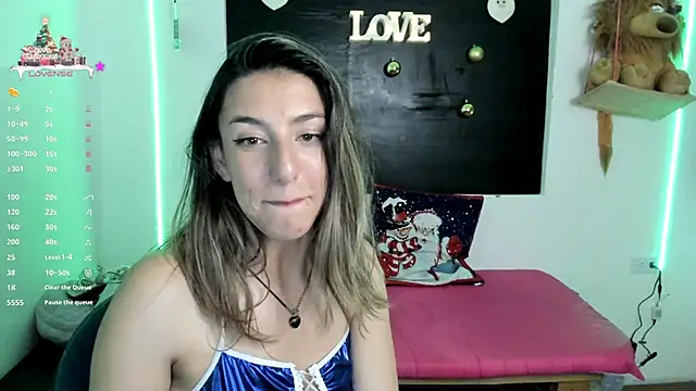 Snapshot of queen-natty chatting on 12-17-24, 05:29 queen-natty online show from 12-17-24, 05:29