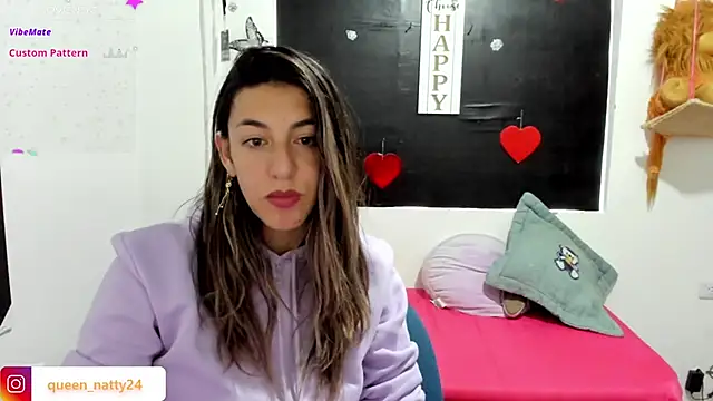 Snapshot of queen-natty chatting on 01-23-25, 06:45 queen-natty online show from 01-23-25, 06:45