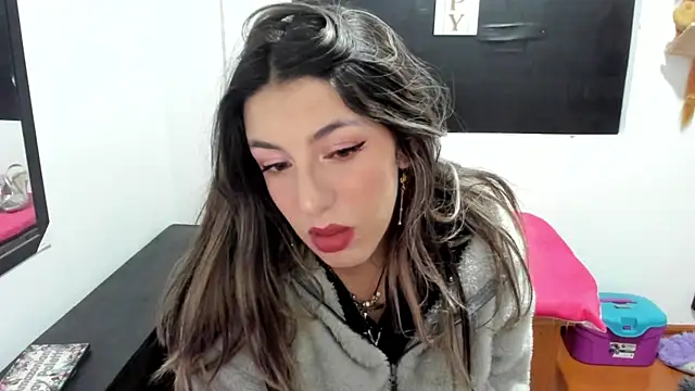 Snapshot of queen-natty chatting on 01-31-25, 03:20 queen-natty online show from 01-31-25, 03:20