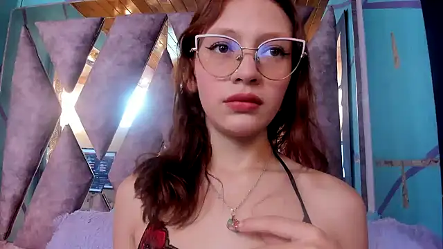 Snapshot of LARICSABLUE chatting on 02-23-25, 03:56 LARICSABLUE online show from 02-23-25, 03:56
