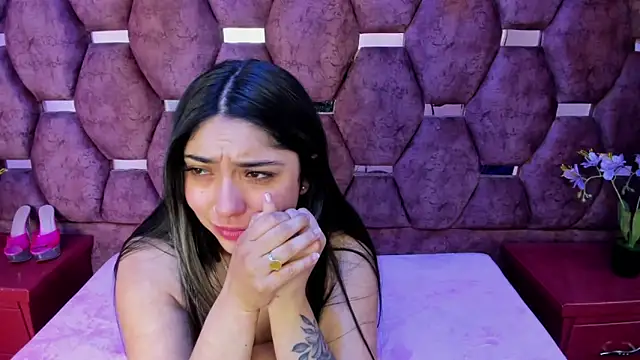 Lucy Anall  online show from 10-18-25, 10:10