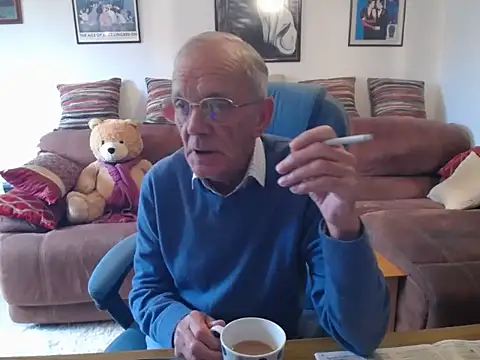 Snapshot of Ferret7777 chatting on 09-15-25, 10:04 Ferret7777 online show from 09-15-25, 10:04