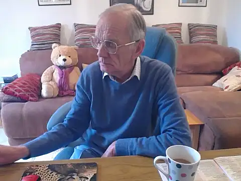 Snapshot of Ferret7777 chatting on 10-14-25, 10:38 Ferret7777 online show from 10-14-25, 10:38