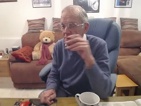 Snapshot of Ferret7777 chatting on 10-28-25, 08:11 Ferret7777 online show from 10-28-25, 08:11