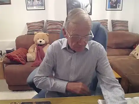 Snapshot of Ferret7777 chatting on 10-31-25, 07:48 Ferret7777 online show from 10-31-25, 07:48